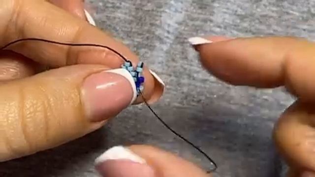 DIY Браслет из бисера зигзаг Мастер класс Beaded bracelet tutorial Давай порукоделим смотреть онлайн