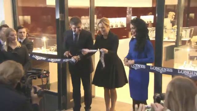 Kate Winslet Stuns At The Opening Of Longines On Oxford Street смотреть онлайн