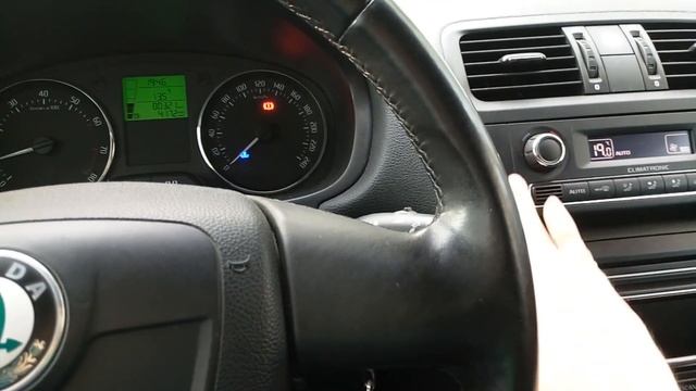 Шум при работающем кондиционере Skoda Fabia