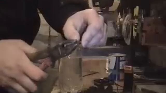 Как сделать штатив из бутылки (для глухих) смотреть онлайн