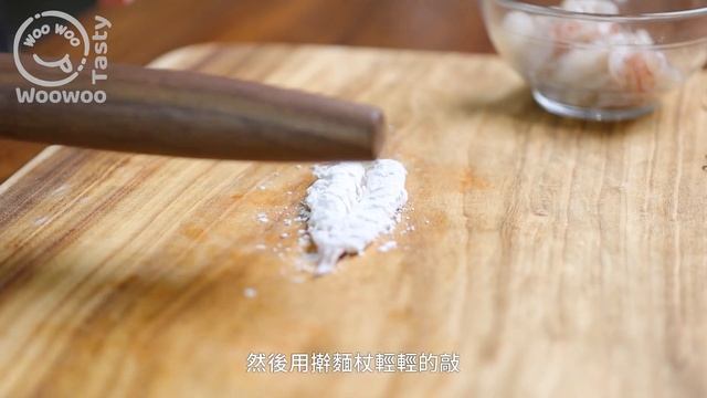 ?蝦仁不要只會炒了，捶打它幾下，肉質變得無比爽滑鮮嫩，晶瑩剔透！敲蝦片紫菜湯，大人小孩都喜歡?