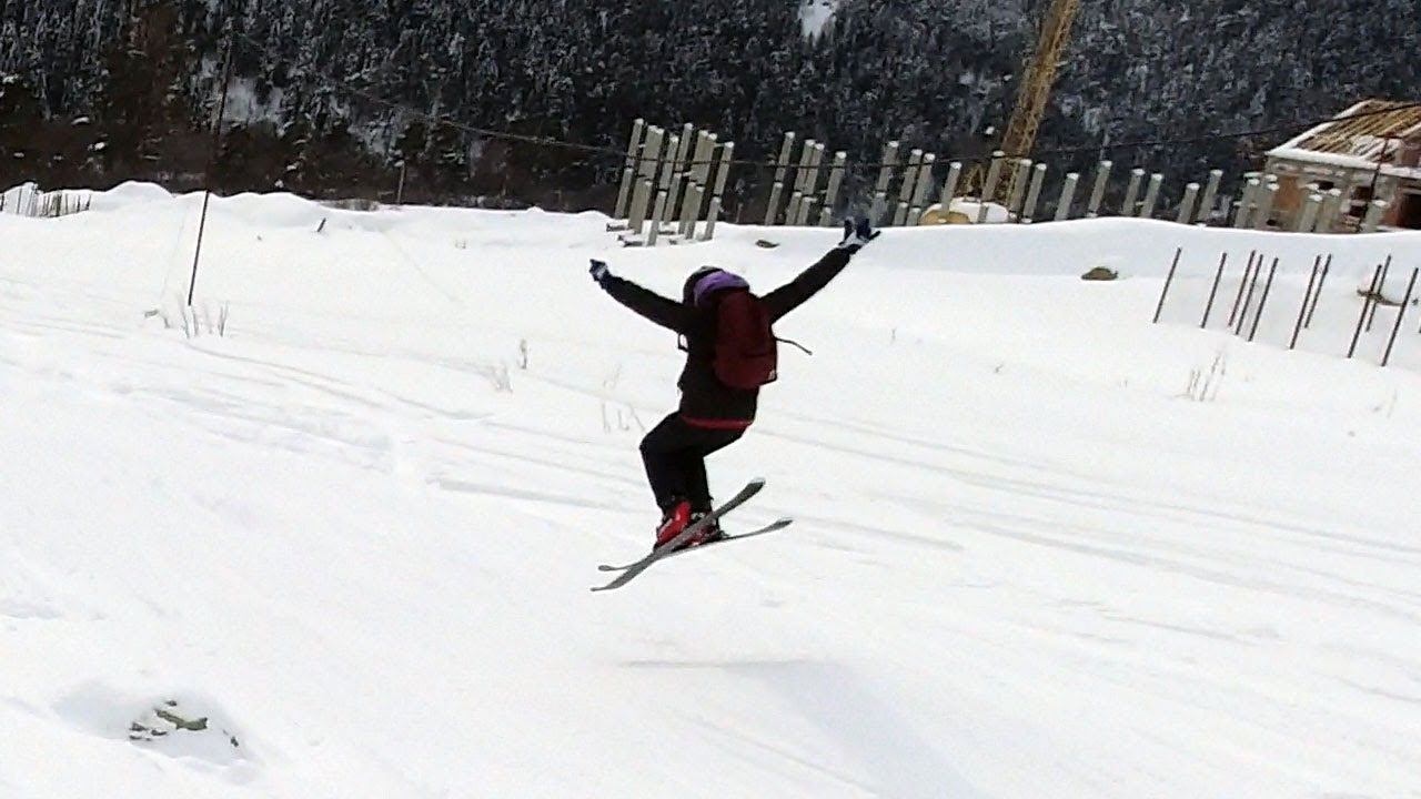 Возле трассы тоже весело! смотреть онлайн