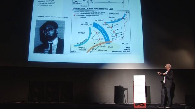 Тео Дойтингер. Лекция «Что рассказывают улицы: Как изучать город» смотреть онлайн