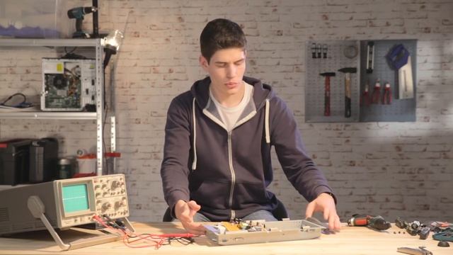 DIY Monitor-Reparatur - Tekkie Hacks | Conrad смотреть онлайн