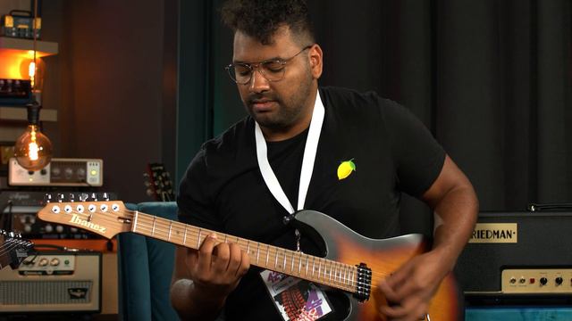 TEACH ME YOUR LICK - Guitar Challenge - Richard Morgan vs. Mendel bij de Leij смотреть онлайн