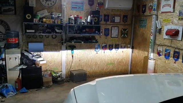 Volkswagen Touareg. Замена стёкол фар, замена линз, замена ламп. смотреть онлайн