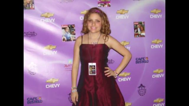 GERY AHAVA EN LA ALFOMBRA ROJA DE LOS PREMIOS FAMA смотреть онлайн