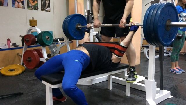 Смирнов Андрей Жим лёжа с слинге 180кг на 5 повторений смотреть онлайн