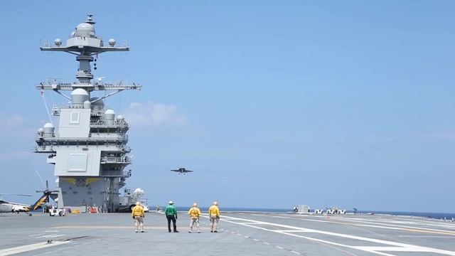 USS Gerald R. Ford - Landing and Launching of Aircraft смотреть онлайн