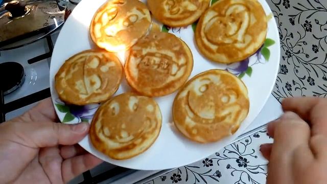 ТЕСТИРУЮ СКОВОРОДУ ДЛЯ ОЛАДИЙ С СМАЙЛИКАМИ. смотреть онлайн