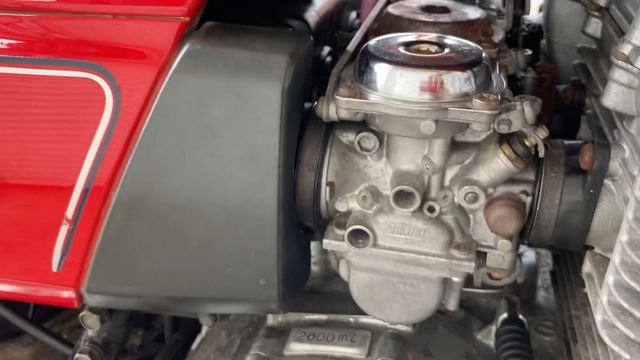 GSX400F SUZUKI 赤白45720 逆輸入旧車 オリジナル度は高いですよ！エンジン実働!現状販売/輸入新規.国内未登録/愛知県豊橋市 смотреть онлайн