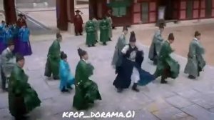 Пак Бо Гом танцует bombastic))лунный свет влекомый облаками