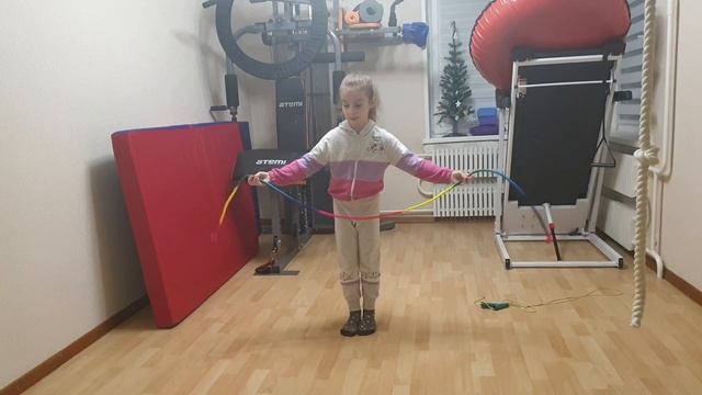Как я научилась прыгать двойные прыжки на скакалке. смотреть онлайн