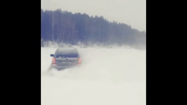 Субару зимой на льду ))) смотреть онлайн