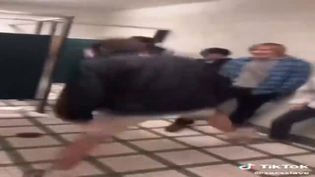 Pick up that can. смотреть онлайн