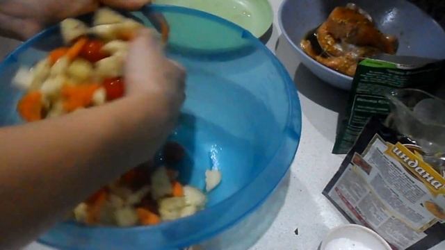 ЗАПЕЧЕННАЯ ПОД ВКУСНЫМ МАРИНАДОМ ФОРЕЛЬ С ОВОЩАМИ || БЫСТРЫЙ И ВКУСНЫЙ УЖИН смотреть онлайн