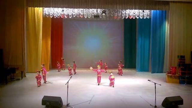 298 Китайский танец с бубнами Танцевальная 1 смотреть онлайн