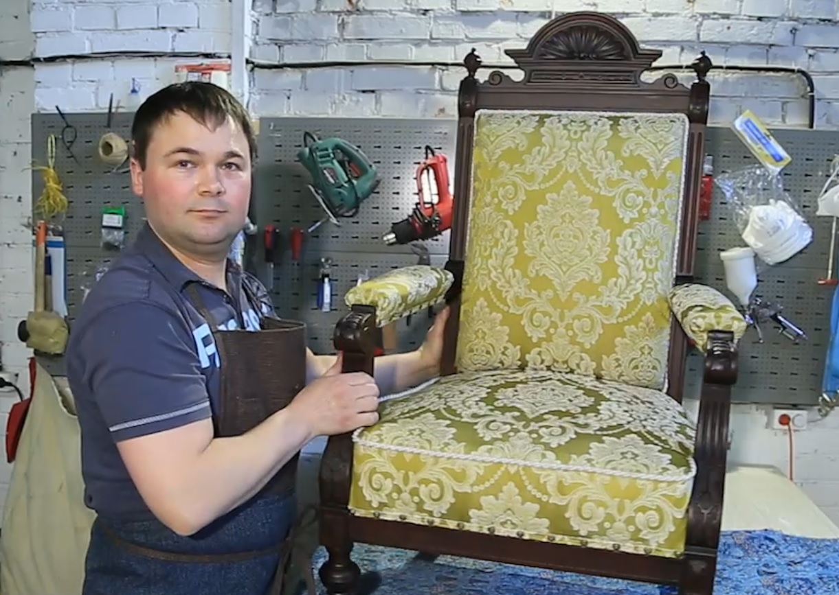 Перетяжка старинного кресла своими руками смотреть онлайн