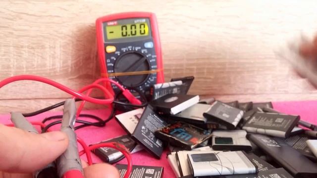 Miernik/Multimetr LINI-T UT33B - mierzenie pojemności baterii смотреть онлайн