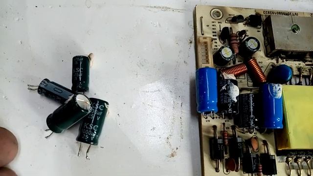 Телевизор AKAI LEA-22C05P не включается индикатор мигает. смотреть онлайн