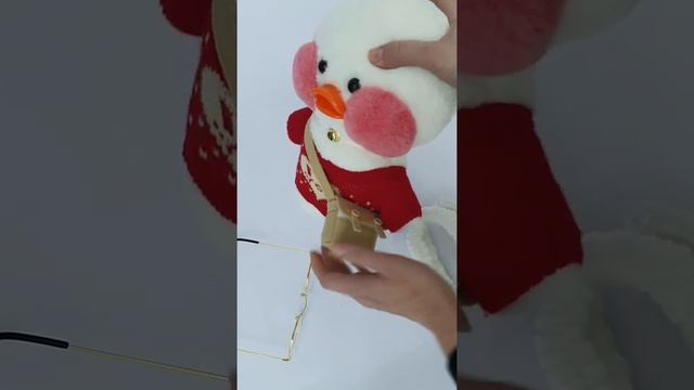 Уточка Лалафан (белая в красном свитере и с белым бантом) смотреть онлайн