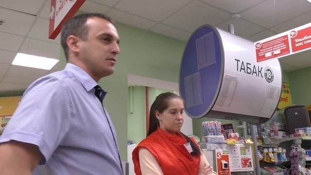Директор Пятерочки вызвала охрану на покупателей / Задержите их они просрочку нашли