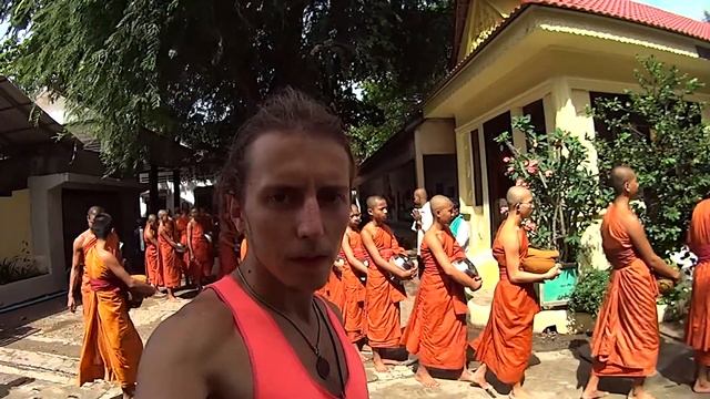 M#29/2. Буддийский праздник в Пагоде Пномпеня. Учитель медитации. Дерево Будды. смотреть онлайн