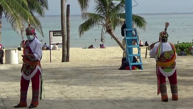 Cердце Плайя-дель-Кармен. Fundadores Park. VOLADORES. Ритуал индейцев МАЙЯ. MEXICO 2021. смотреть онлайн