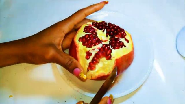 How To Open A Pomegranate Fast.