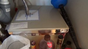 Обязательно ставьте жироуловитель под мойку, чтобы не было проблем с канализацией!