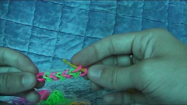 Браслет из резинок крючком