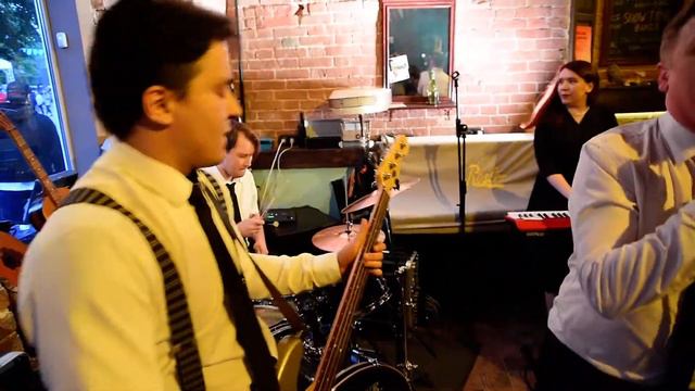 ShowTimeBand - Бухгалтер - Комбинация cover (Live "ФортеПьяно") смотреть онлайн