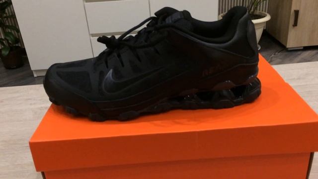 Обзор на NIKE REAX 8 TR MESH, чёрный, антрацитовый смотреть онлайн