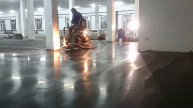 Бетонный пол с упрочнителем чёрного цвета смотреть онлайн