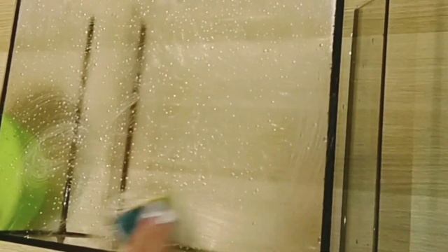 Два способа ,как приклеить задний фон пленку на аквариум. смотреть онлайн