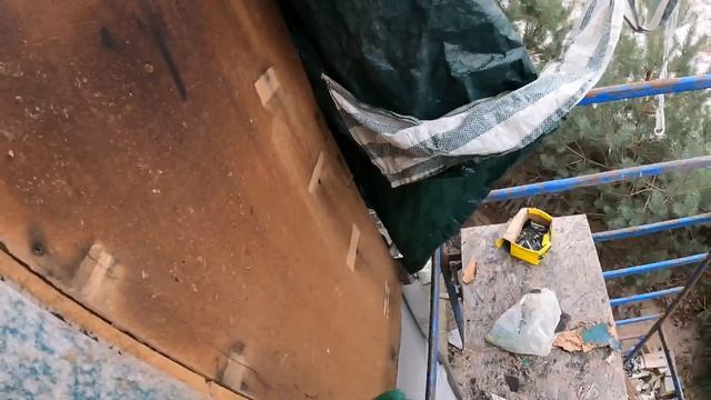 #ремонт дома после пожара - заделываем дыры на фасаде