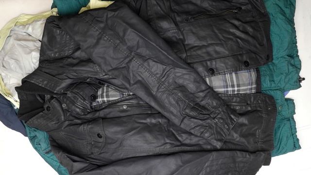 12141 Куртки зима мужские 31036 (1 кат) 5 пак 29.9кг 4.15€/кг 30шт смотреть онлайн