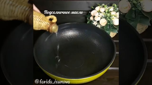 Теплый салат с курицей а-ля "Цезарь": рецепт от Foodman.club смотреть онлайн