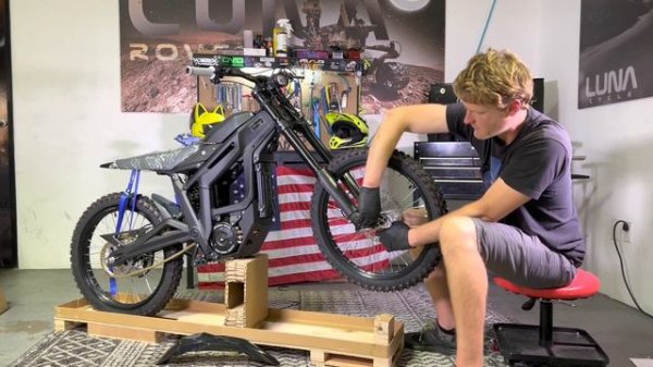 TALARIA STING R MX4 UNBOXING AND ASSEMBLY