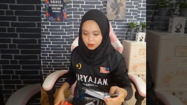 Shopee Haul ♡ Finally Dapat Beli Guitar ♡ Barang² Guitar ♡ #haul #shopeehaul #guitar #unboxing смотреть онлайн