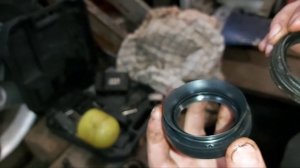 Замена сальника раздаточной коробки ( трансмиссии ) на Toyota Hilux Surf KZN185 1KZ-TE