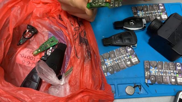 Ремонт замка Mercedes W210 ключ не поворачивается . Восстановление замка после кривых рук смотреть онлайн