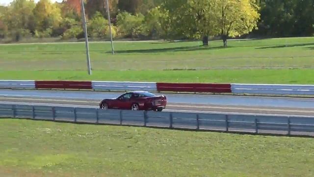 Black Nova vs Maroon LS2 Corvette смотреть онлайн