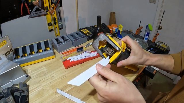 Dewalt Sawzall Blade Change and Features DCS367 смотреть онлайн