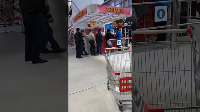 Супермаркет Magnum в кадре.Касса в справочной.Новая методика на Рыскулова Жангельдина. г.Алматы. РК смотреть онлайн
