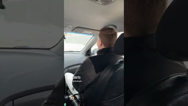 Внучок мой махнул рукой, а за кадром моя племянница смотреть онлайн
