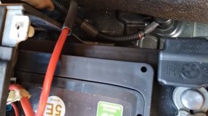 ЗАМЕНА АККУМУЛЯТОРА / BMW X5 e70 3.0D /