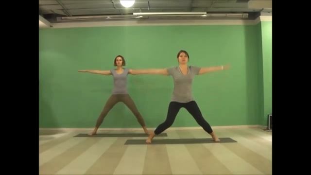 Вирабхадрасана 2. Центр горячей йоги YogaHot.mp4 смотреть онлайн