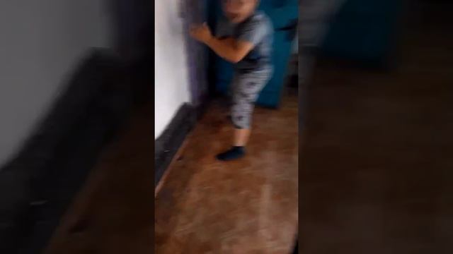 Как напугать братишку до смерти) смотреть онлайн
