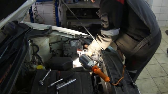 Фольксваген поло 2016. Замена лампочки - трах с приплясом смотреть онлайн